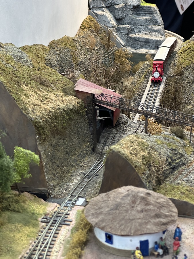 ‘Skarloey’ crosses the Wye river